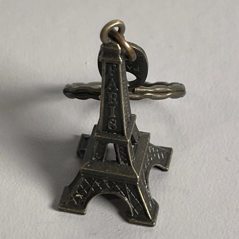 *NWT Eiffel Tower Metal Paris Key Chain